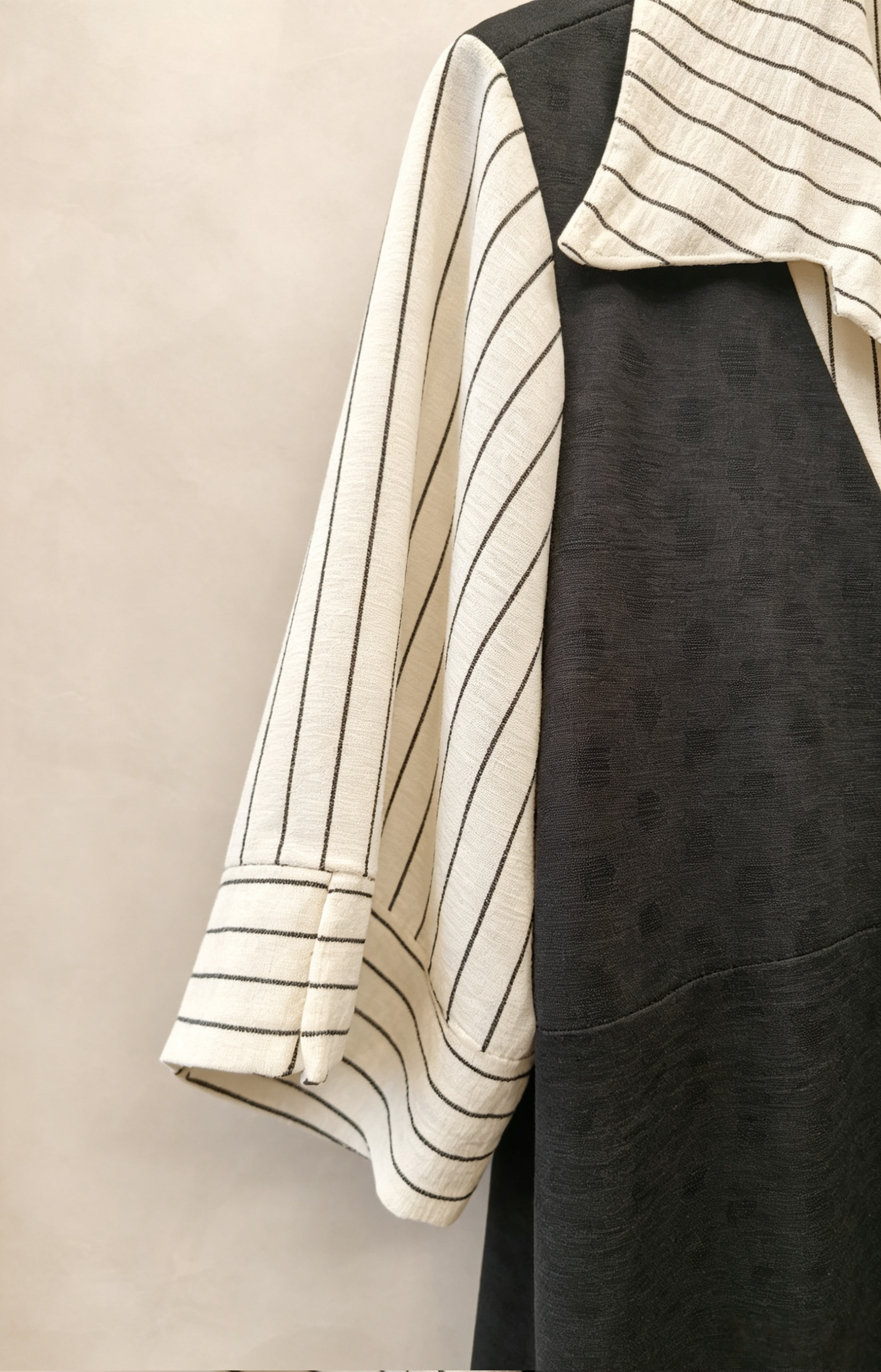Blouse Grande Taille 46-60 | Coupe Amincissante & Confort Premium
Style chic et moderne spécialement conçu pour silhouettes généreuses (tailles 46 à 60)