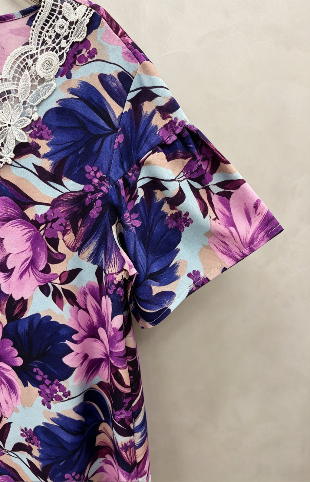 Robe Grande Taille Femme 46-60 | Robe Florale à Dentelle, Manches Courtes, Plusieurs Couleurs Disponibles R 619