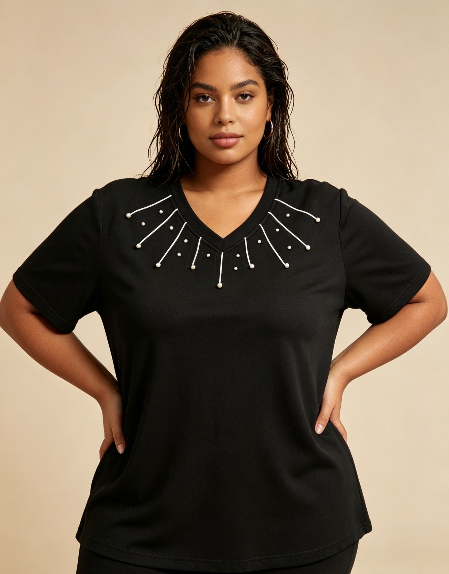 T-Shirt Übergröße Schwarz Weiß Hellbraun Fuchsia, Oberteil mit kurzen Ärmeln und V-Ausschnitt, verziert mit Perlen, Damen-T-Shirt, schicke lässige Sommerbluse, bequemes Top in Übergröße 46-60 2WH25