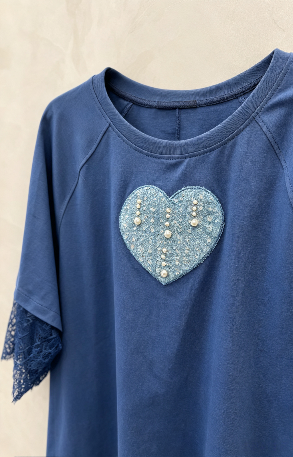 T-Shirt Grande Taille 46-60 pour Femme, Cœur en Jean et Perles, Manches en Dentelle, Multi-couleurs Disponibles, Style Décontracté Élégant H 622