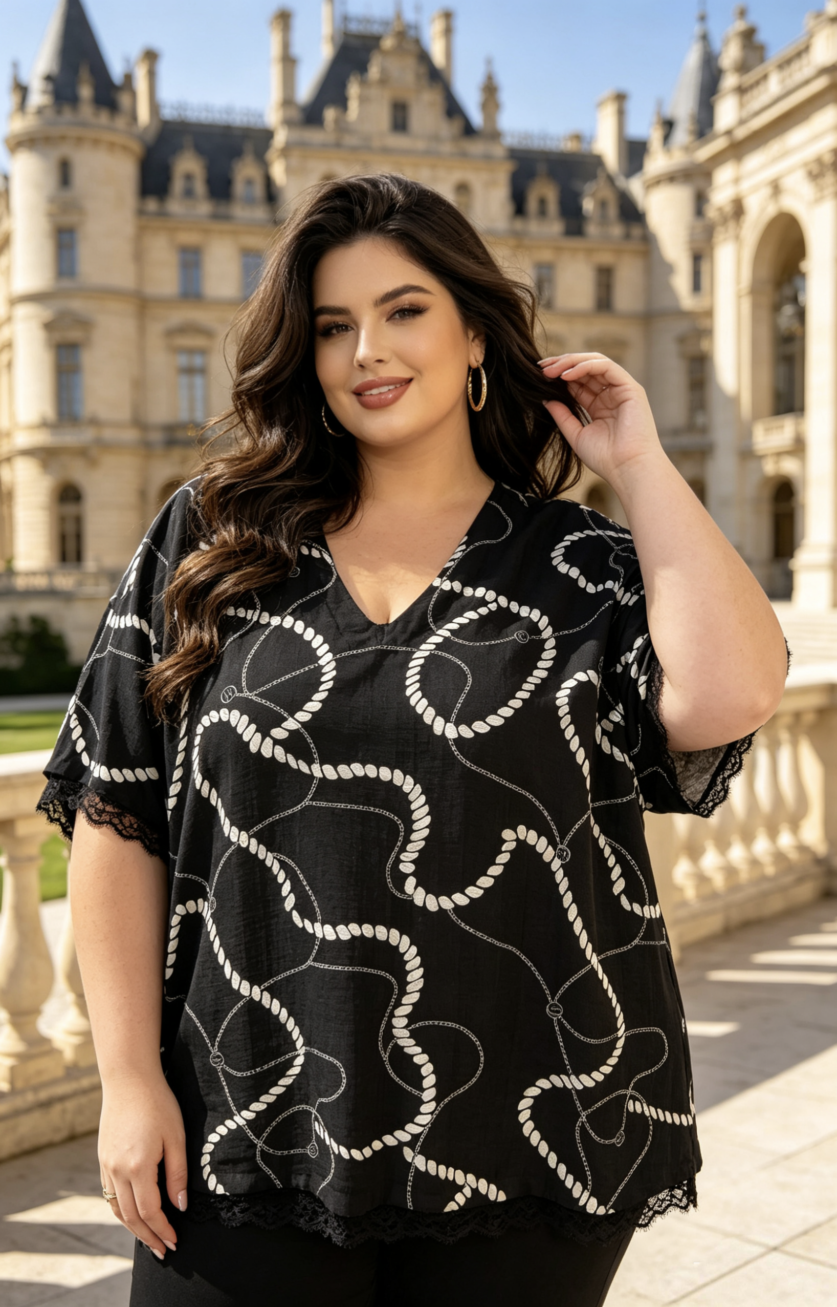 Blouse Grande Taille Noir et Blanc, Haut Imprimé Chaîne Manches Courtes, Top V-Col Dentelle au Bas et aux Manches, Chemise Chic Été pour Femme Grande Taille, Tee-Shirt Décontracté Élégant Taille Plus46-60 H 639