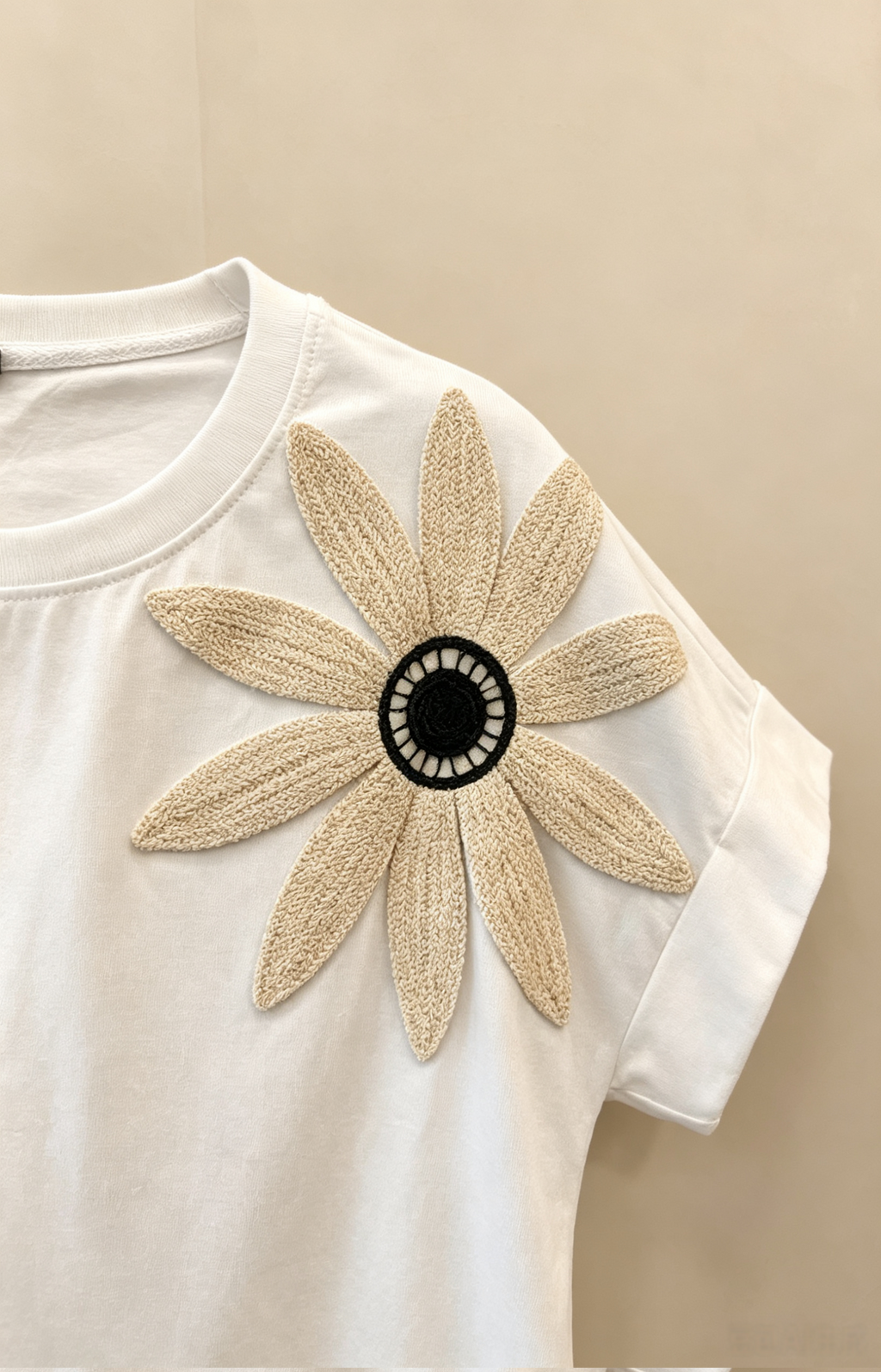 T-shirt Grande Taille 46-60 Femme avec Décor Fleur Crochetée Bohème, Plusieurs Couleurs Disponibles H 37