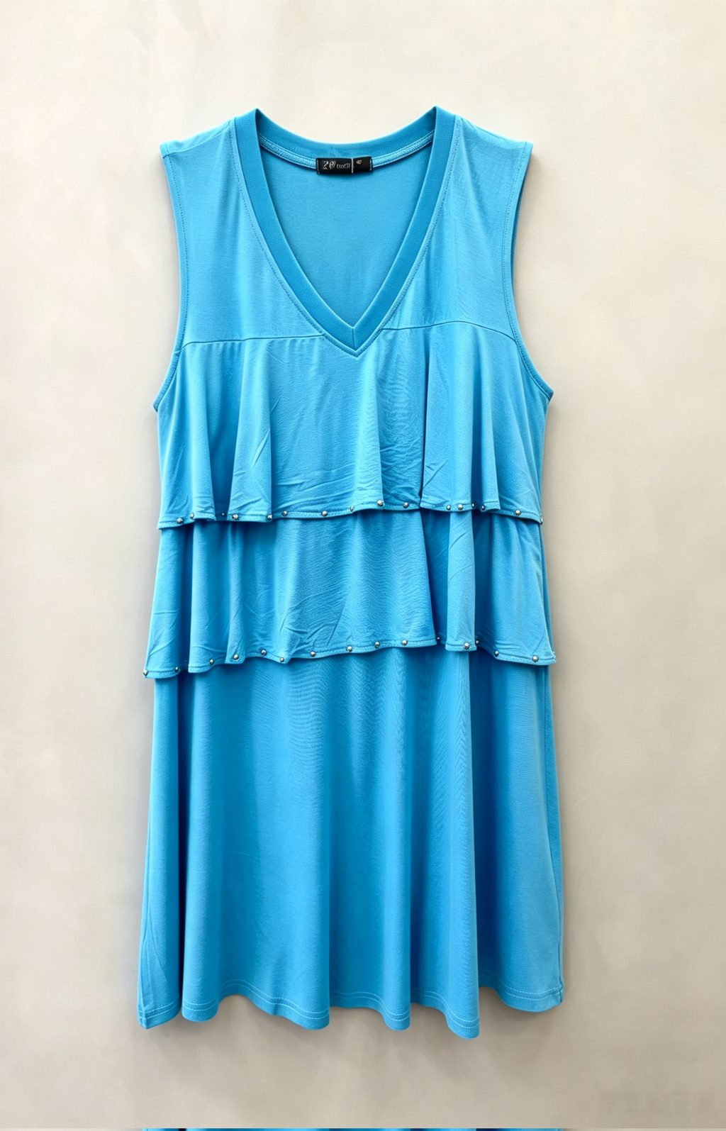 Robe sans manches grande taille 46-60, style volant à volants avec rivets, plusieurs couleurs disponibles - Confort et élégance pour femmes rondes R 604