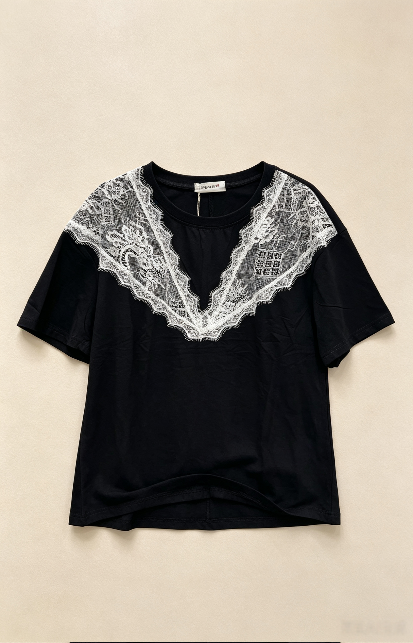 T-Shirt Grande Taille 46-60 Femme avec Dentelle Blanche, Col Rond Manches Courtes, Coupe Minceur, Plusieurs Couleurs Disponibles
 H 38