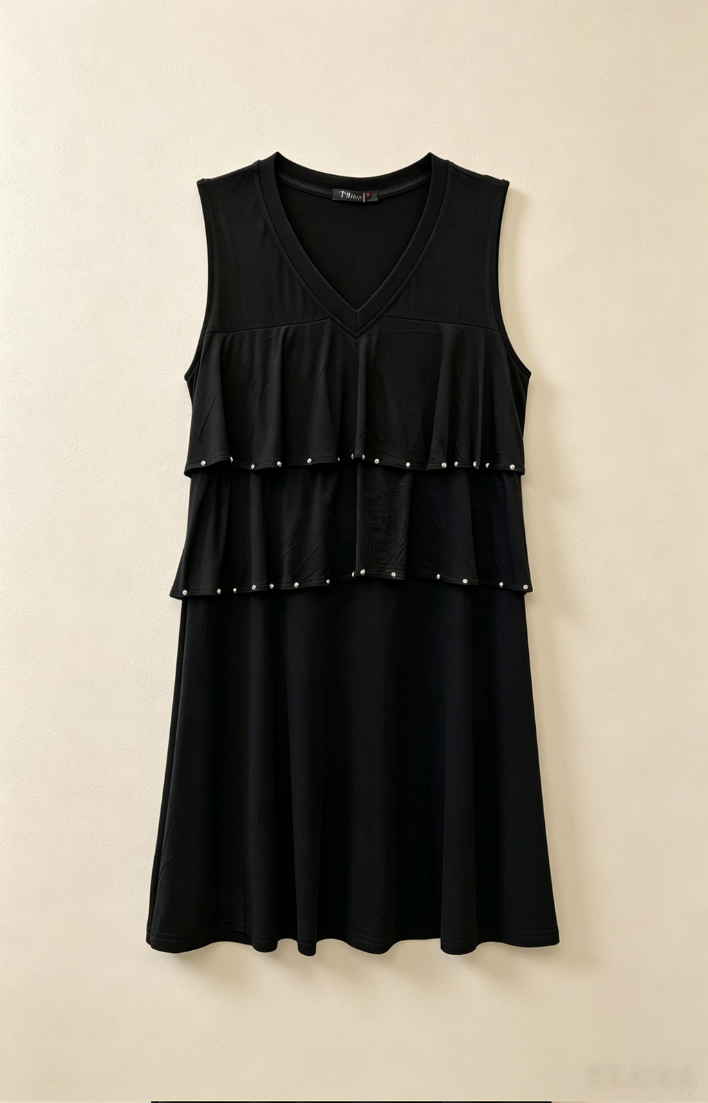Robe sans manches grande taille 46-60, style volant à volants avec rivets, plusieurs couleurs disponibles - Confort et élégance pour femmes rondes R 604