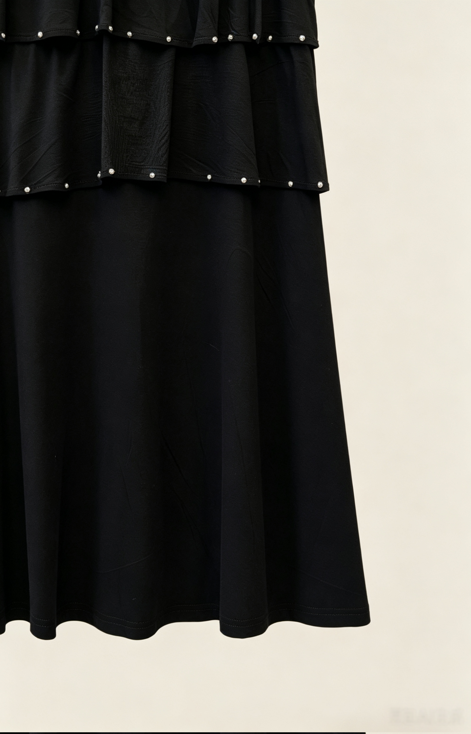 Robe sans manches grande taille 46-60, style volant à volants avec rivets, plusieurs couleurs disponibles - Confort et élégance pour femmes rondes R 604