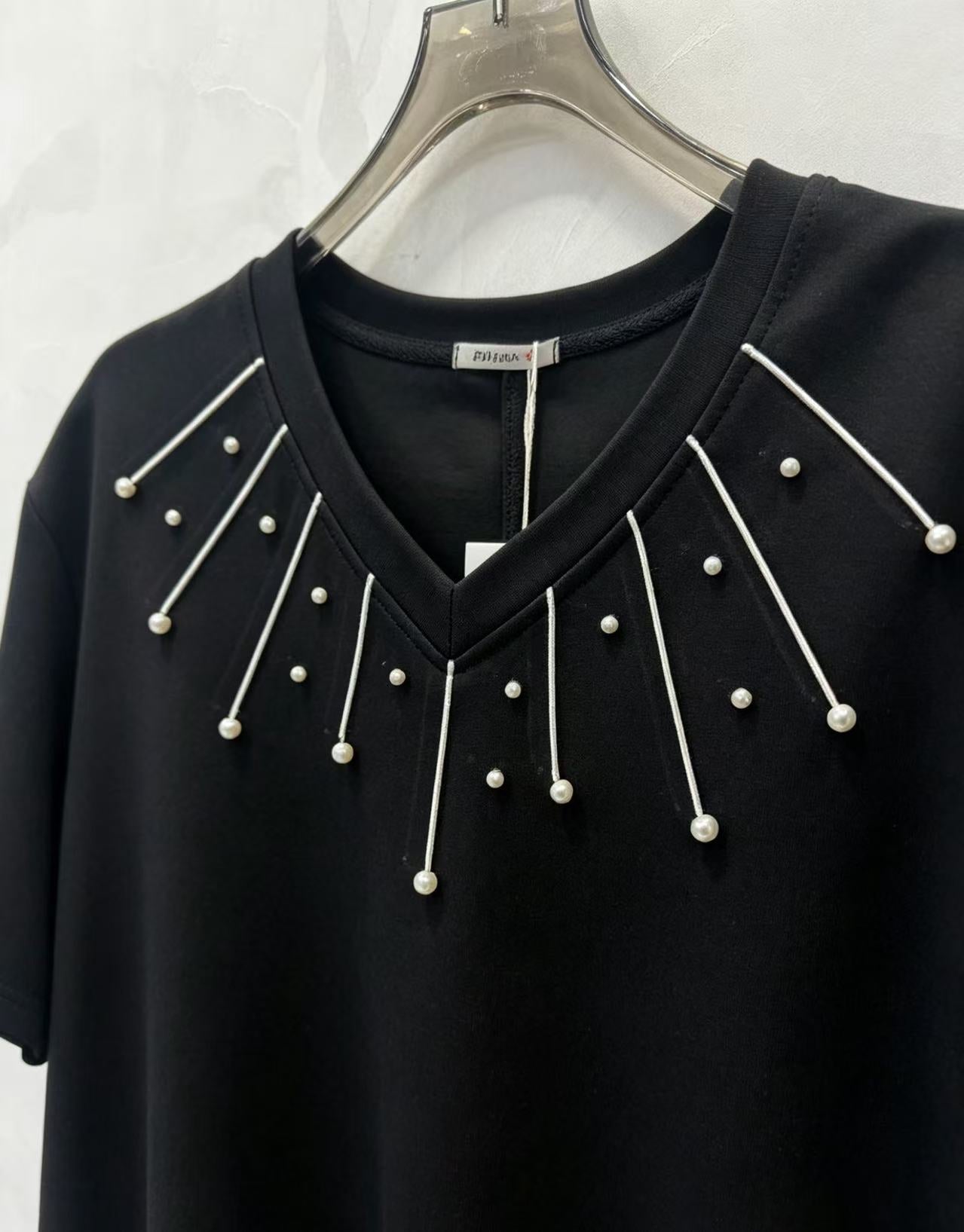 T-Shirt Übergröße Schwarz Weiß Hellbraun Fuchsia, Oberteil mit kurzen Ärmeln und V-Ausschnitt, verziert mit Perlen, Damen-T-Shirt, schicke lässige Sommerbluse, bequemes Top in Übergröße 46-60 2WH25
