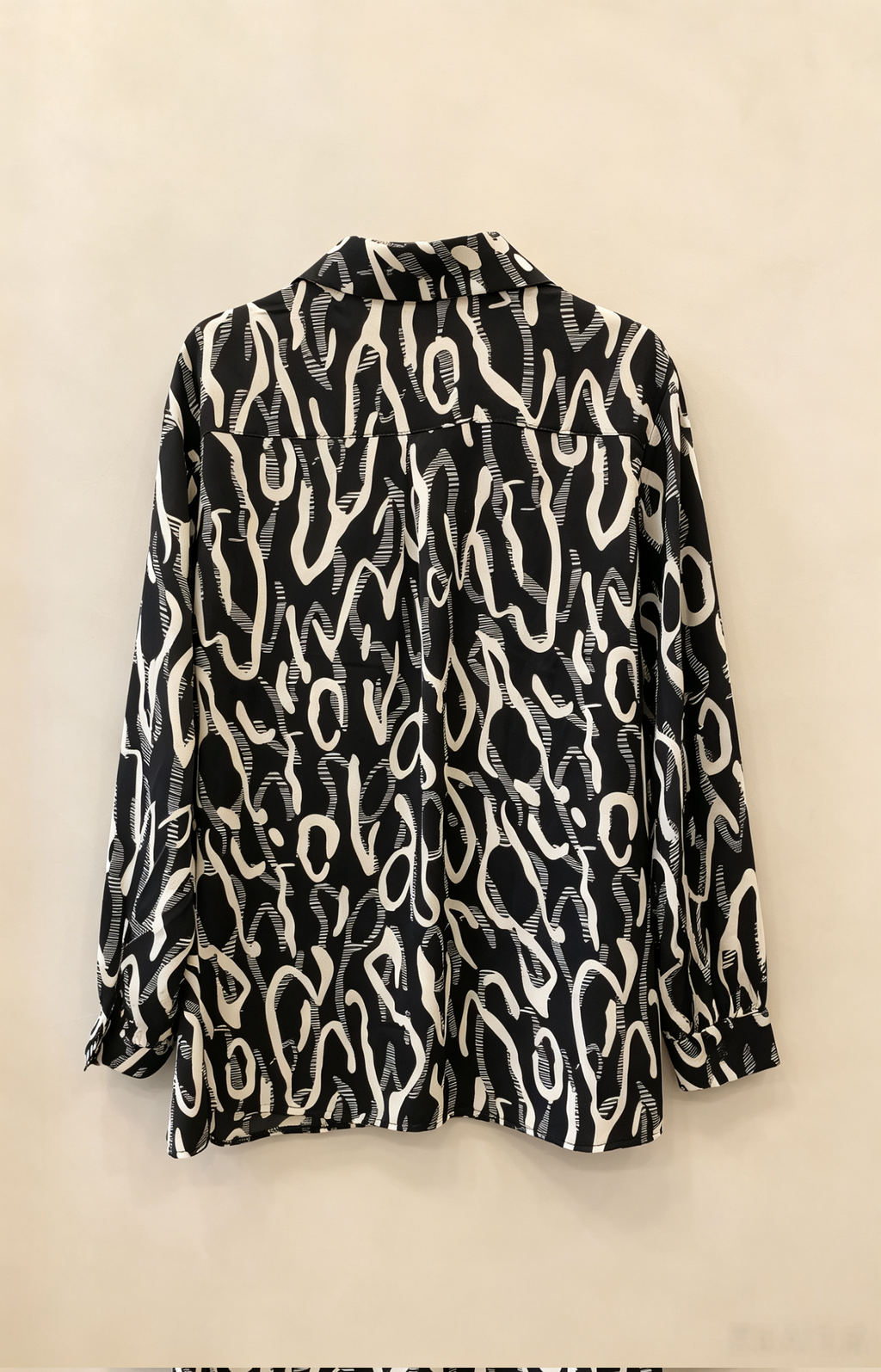Chemise Grande Taille Femme 46-60, Imprimé Abstrait Noir et Blanc, Coupe Ample et Affinante, Manches Longues, Style Chic pour Toutes Occasions H 13