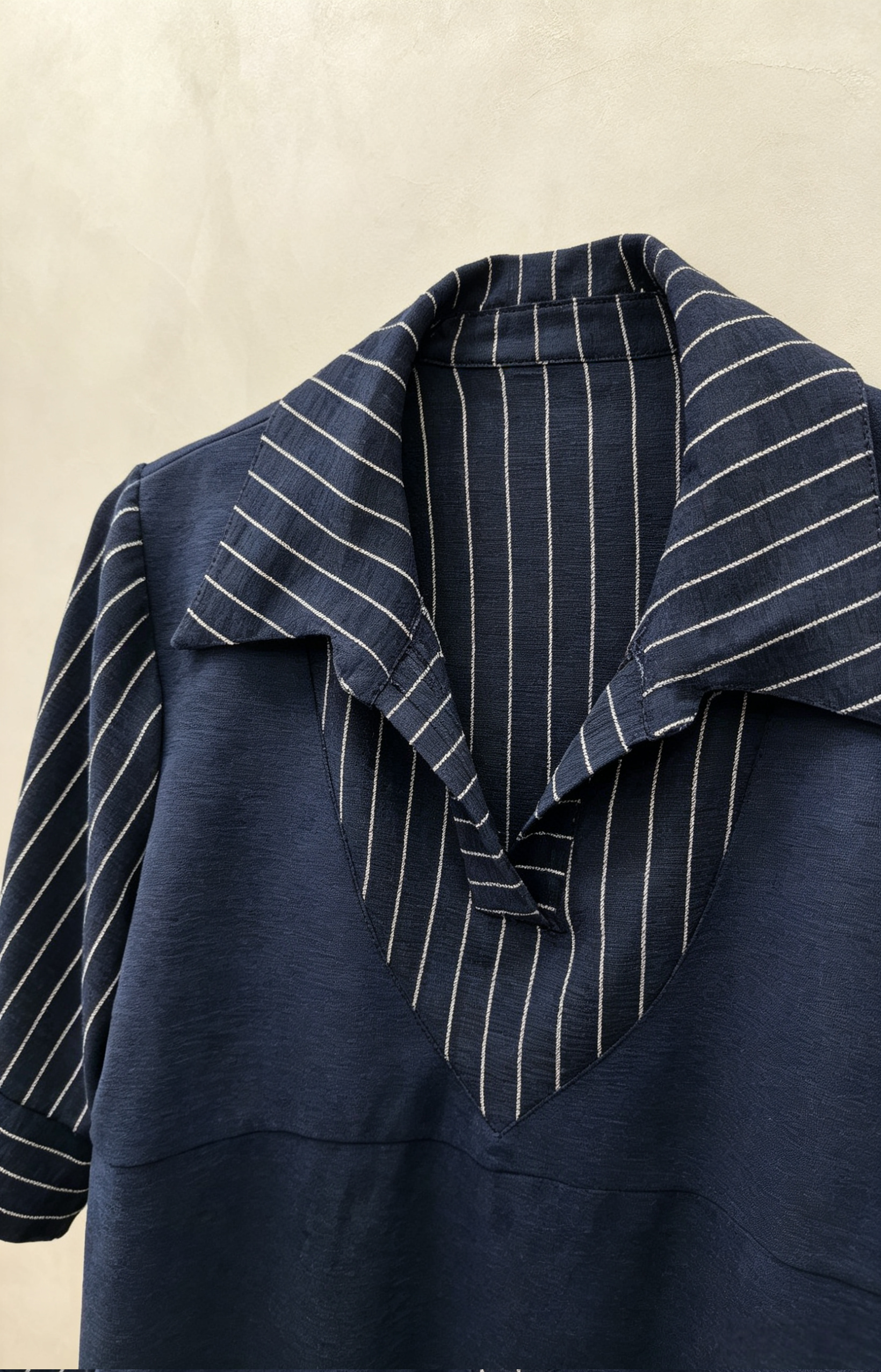Blouse Grande Taille 46-60 | Coupe Amincissante & Confort Premium
Style chic et moderne spécialement conçu pour silhouettes généreuses (tailles 46 à 60)