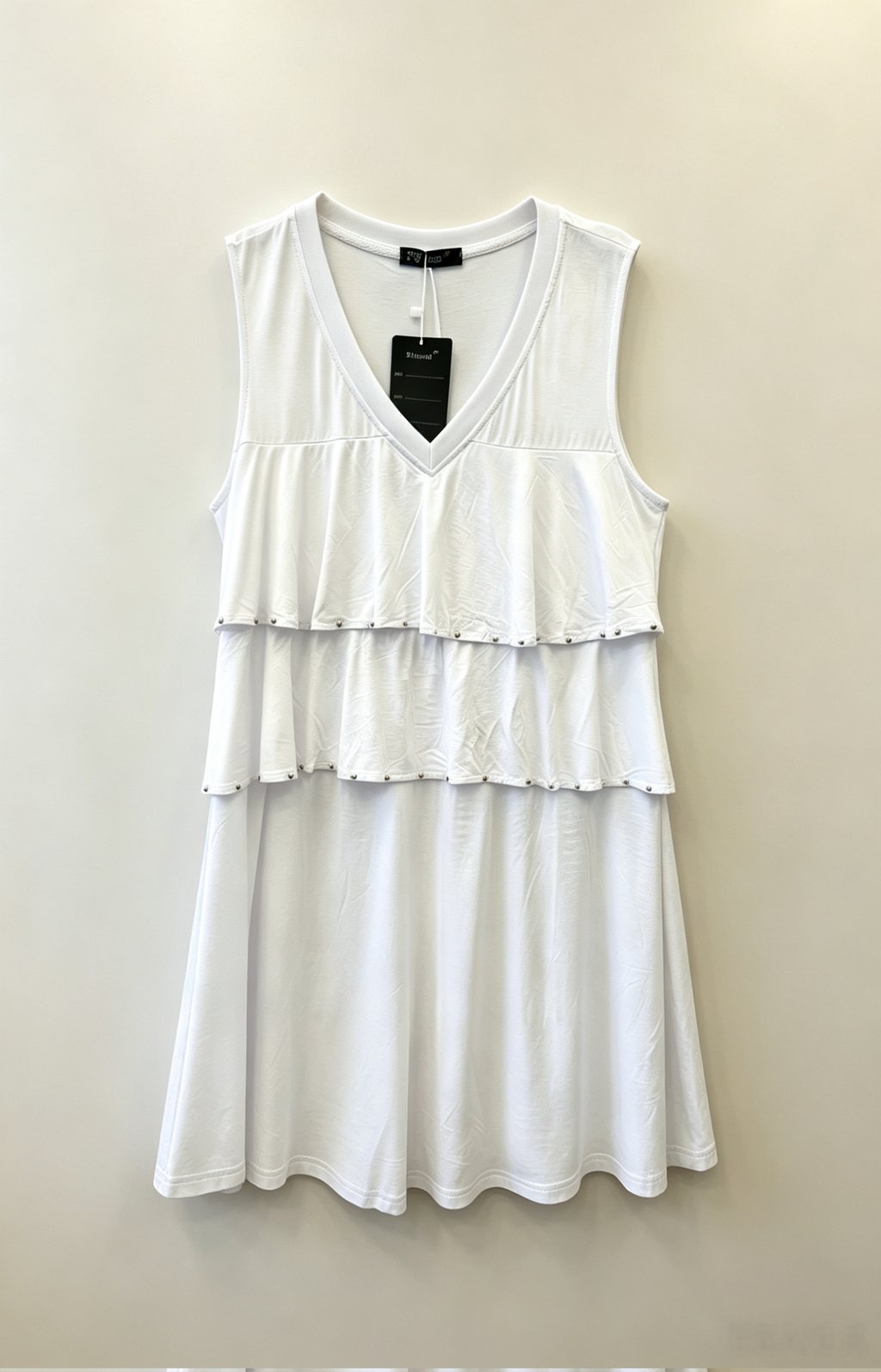 Robe sans manches grande taille 46-60, style volant à volants avec rivets, plusieurs couleurs disponibles - Confort et élégance pour femmes rondes R 604