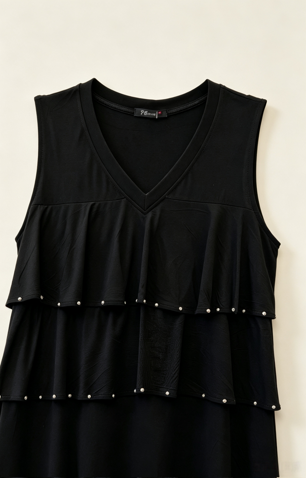Robe sans manches grande taille 46-60, style volant à volants avec rivets, plusieurs couleurs disponibles - Confort et élégance pour femmes rondes R 604