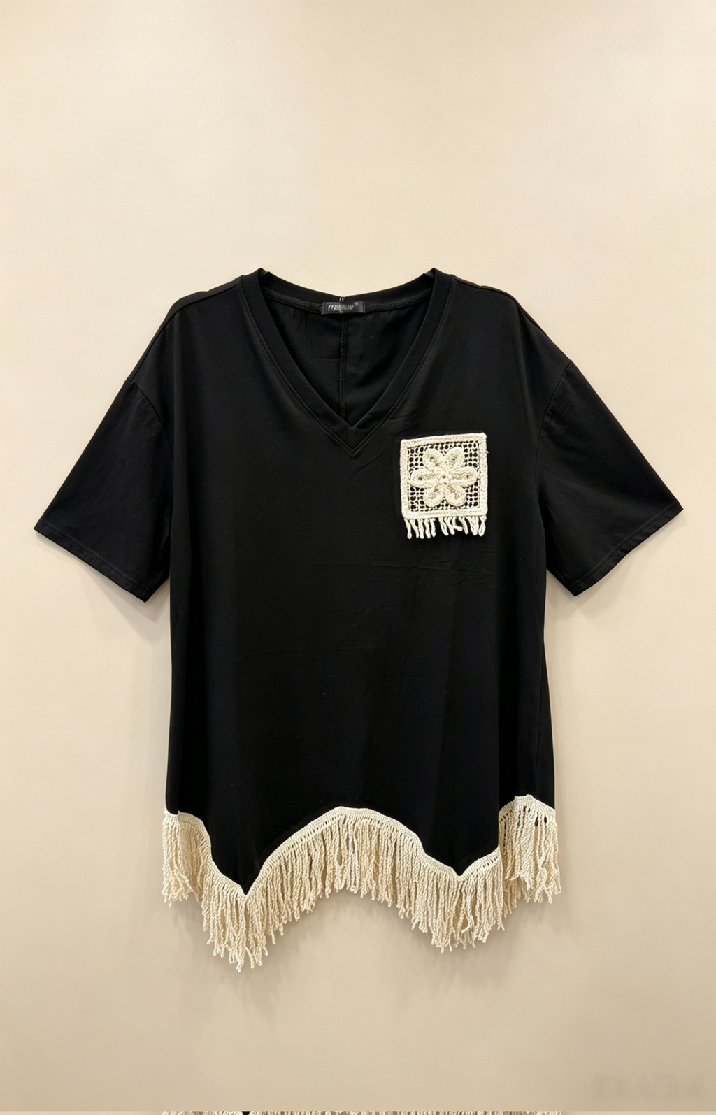 T-shirt Grande Taille 46-60 Femme V Col en V avec Poche Crochetée et Franges, Plusieurs Couleurs Disponibles H 606