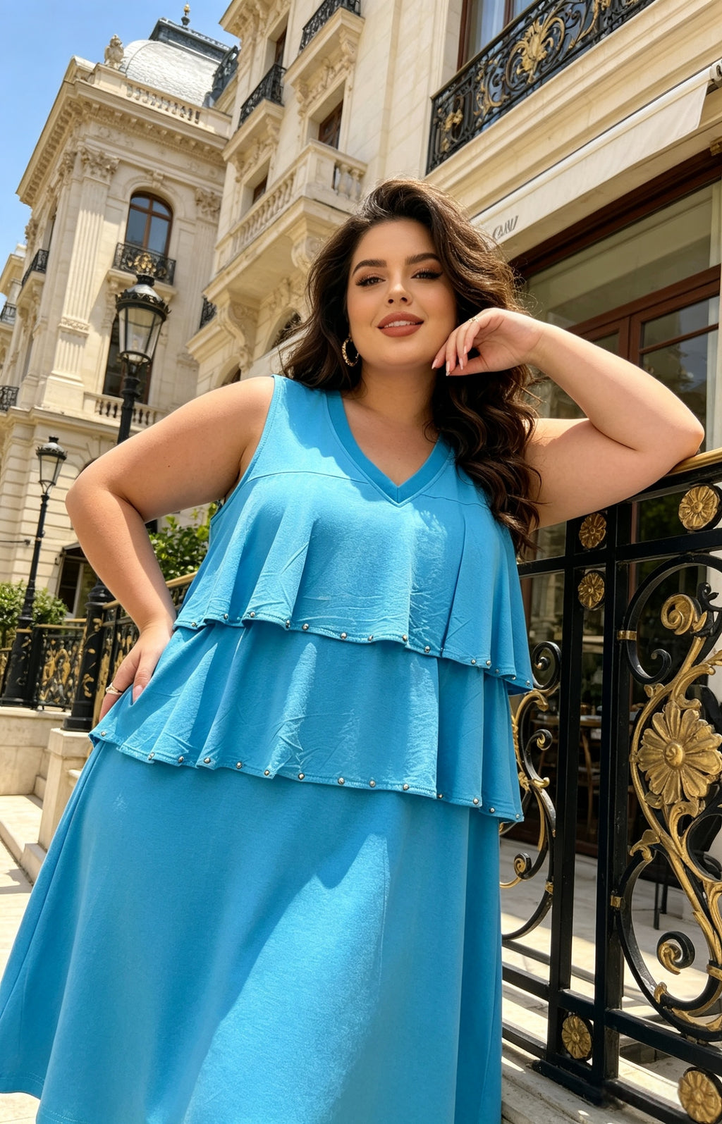 Robe sans manches grande taille 46-60, style volant à volants avec rivets, plusieurs couleurs disponibles - Confort et élégance pour femmes rondes R 604