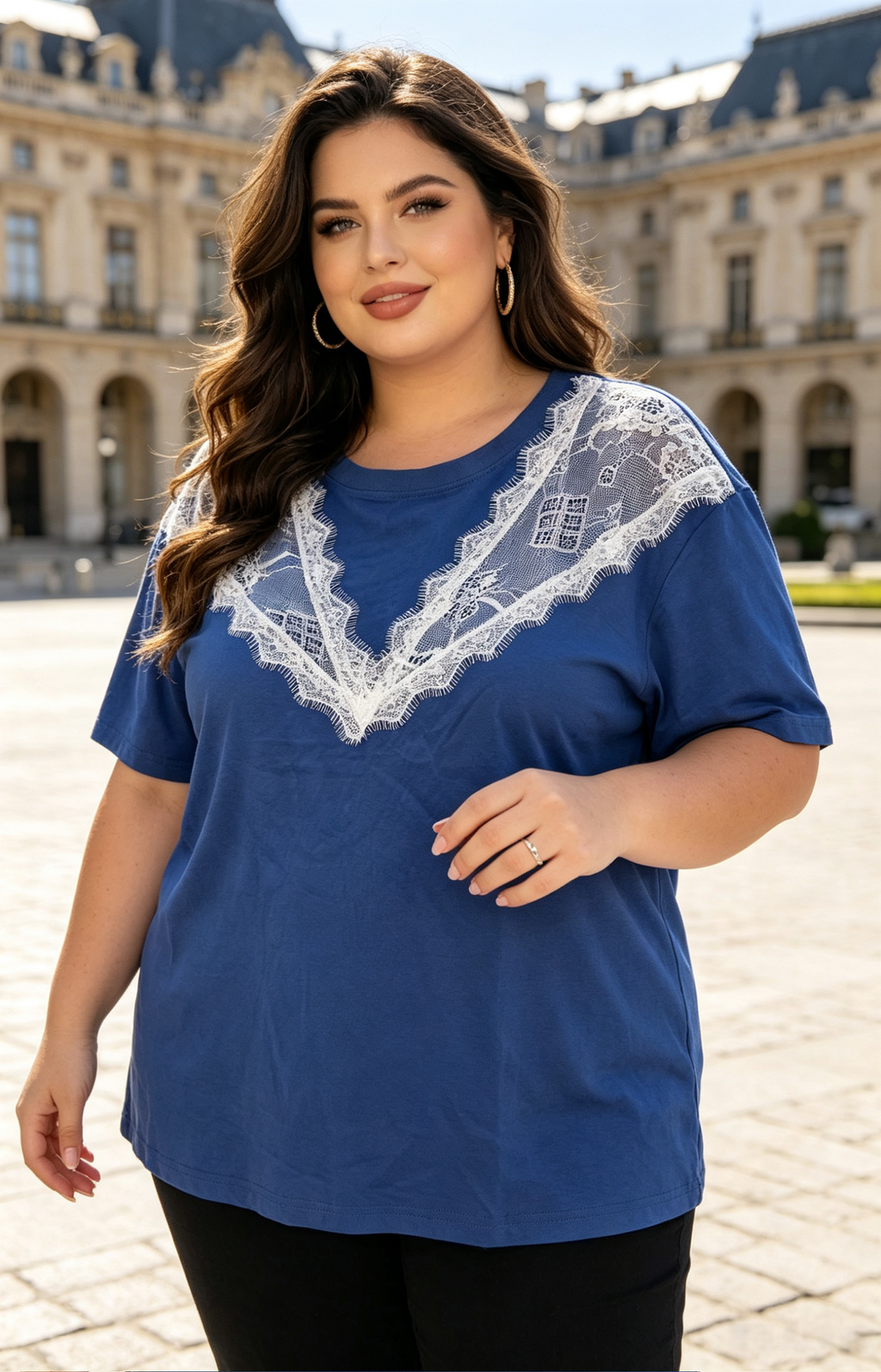 T-Shirt Grande Taille 46-60 Femme avec Dentelle Blanche, Col Rond Manches Courtes, Coupe Minceur, Plusieurs Couleurs Disponibles
 H 38