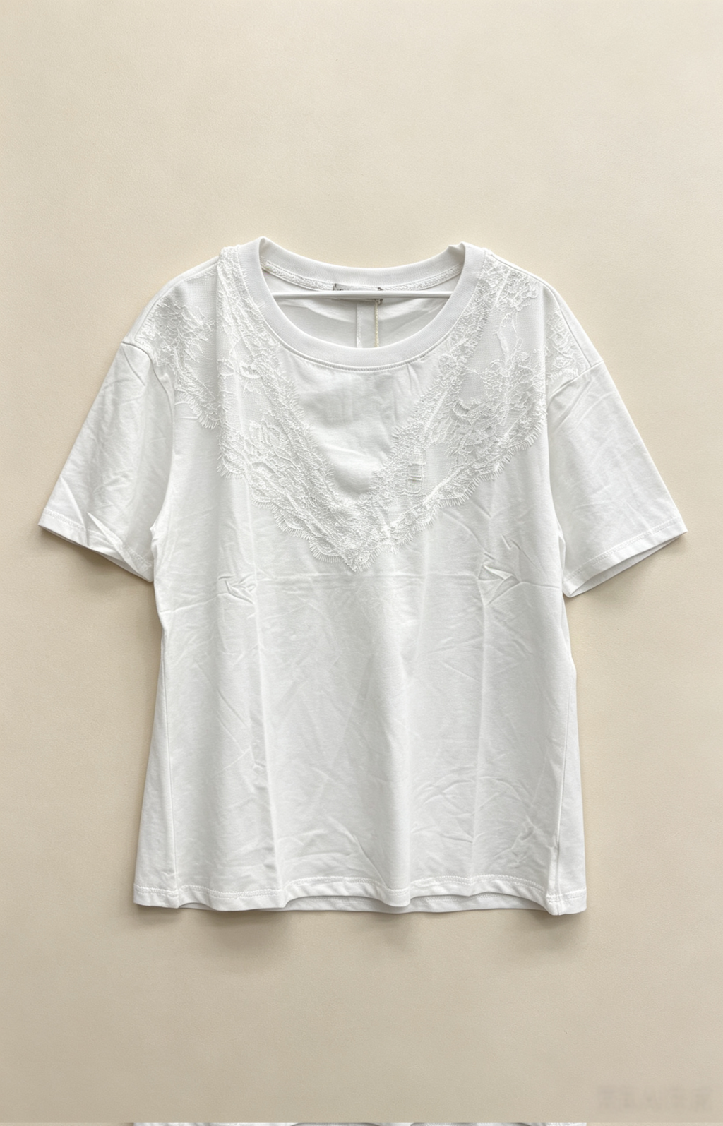 T-Shirt Grande Taille 46-60 Femme avec Dentelle Blanche, Col Rond Manches Courtes, Coupe Minceur, Plusieurs Couleurs Disponibles
 H 38